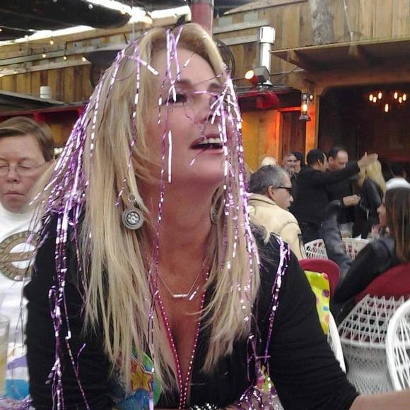 Meet your Posher, Leigh - Picture 2 of 2